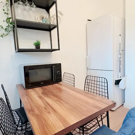 Exclusive & Cosy 3-bedroom By San Siro Stadium & Metro Pensión