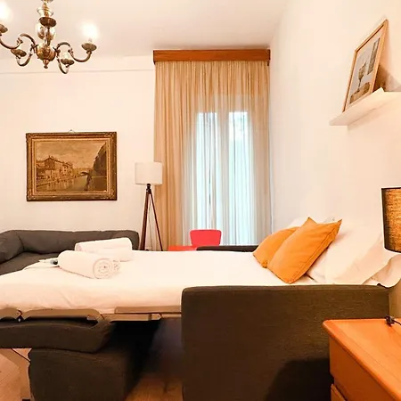 Exclusive & Cosy 3-bedroom By San Siro Stadium & Metro Pensión *