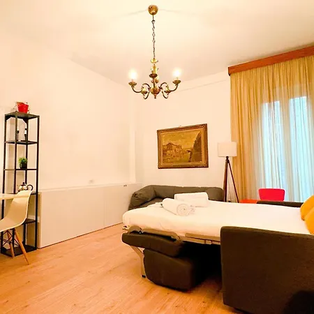 Exclusive & Cosy 3-bedroom By San Siro Stadium & Metro Pensión